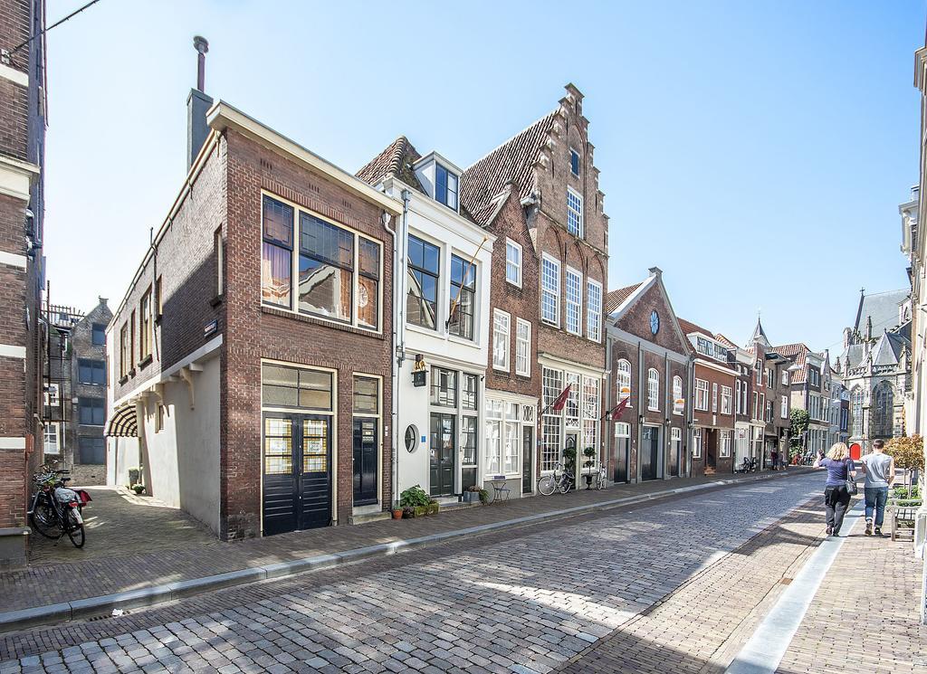 Blom Aan De Gracht Bed and Breakfast Dordrecht Exteriör bild