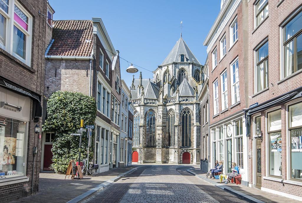 Blom Aan De Gracht Bed and Breakfast Dordrecht Exteriör bild