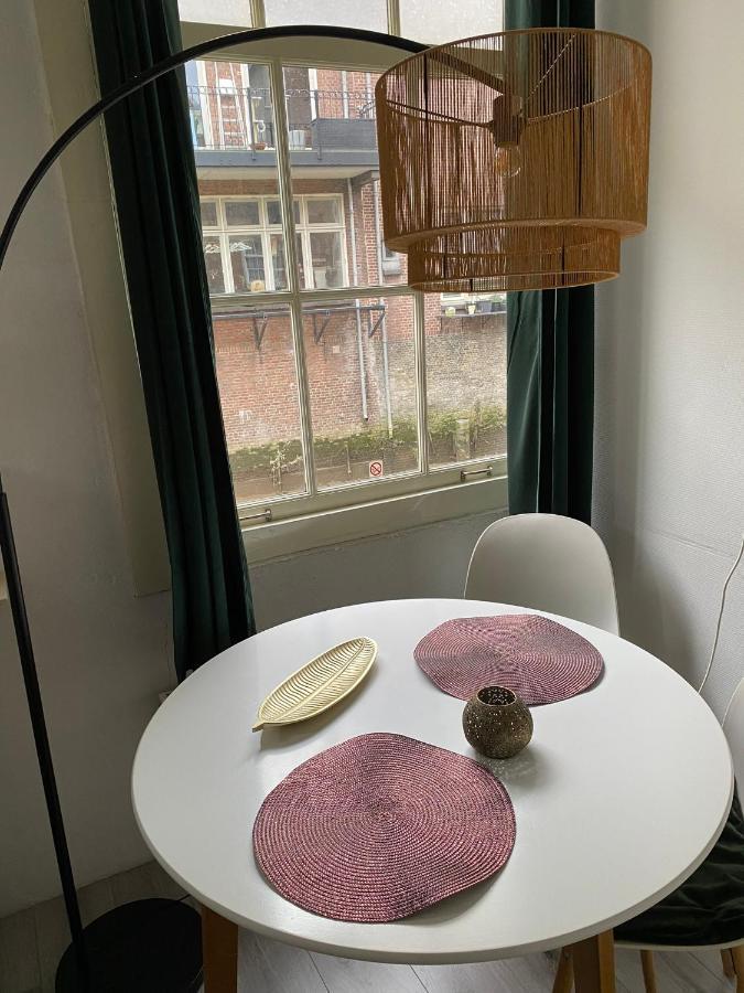 Blom Aan De Gracht Bed and Breakfast Dordrecht Exteriör bild