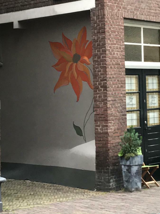Blom Aan De Gracht Bed and Breakfast Dordrecht Exteriör bild